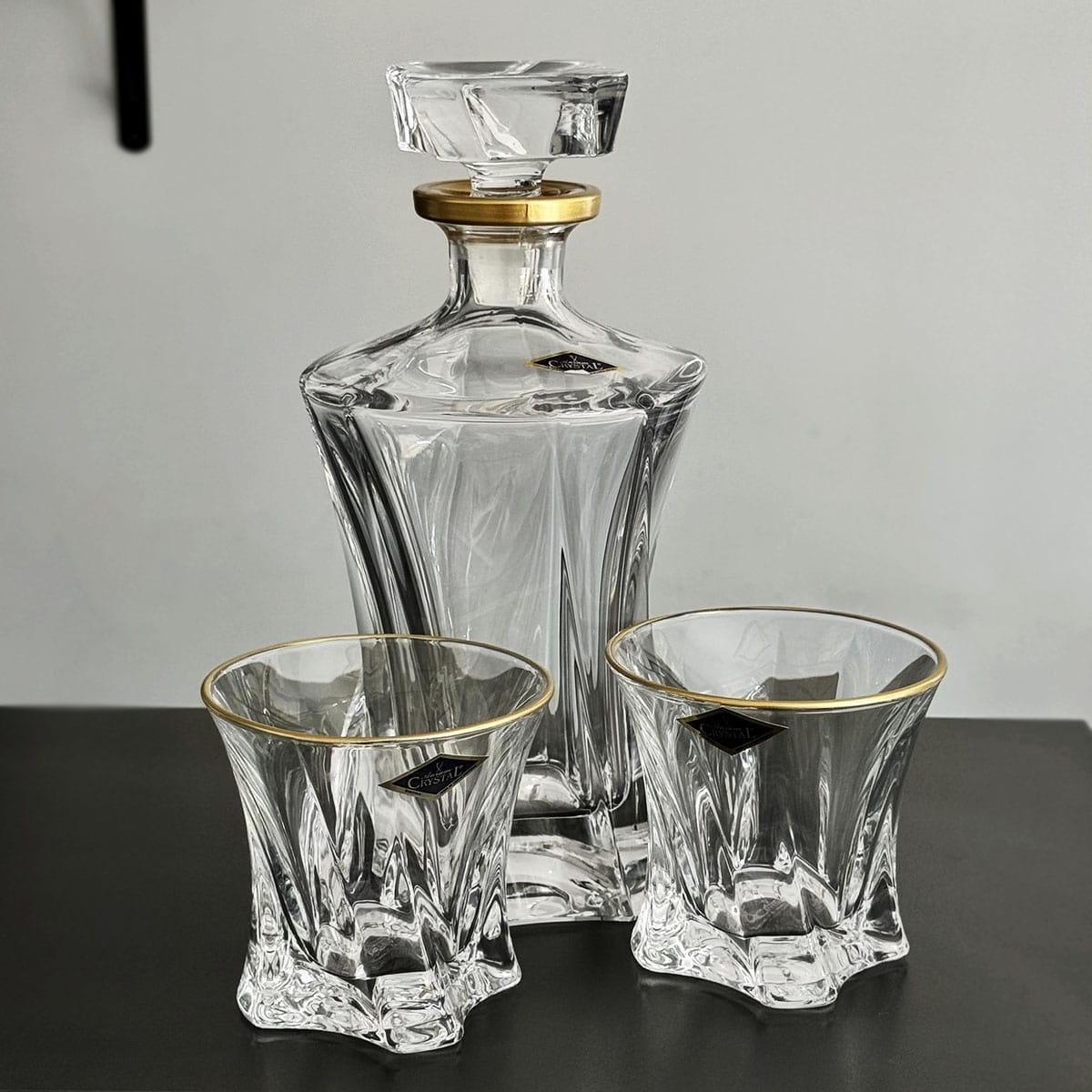 Decantor si 2 pahare cu marginile aurii din cristal